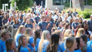 Students welcome new Bears to campus.