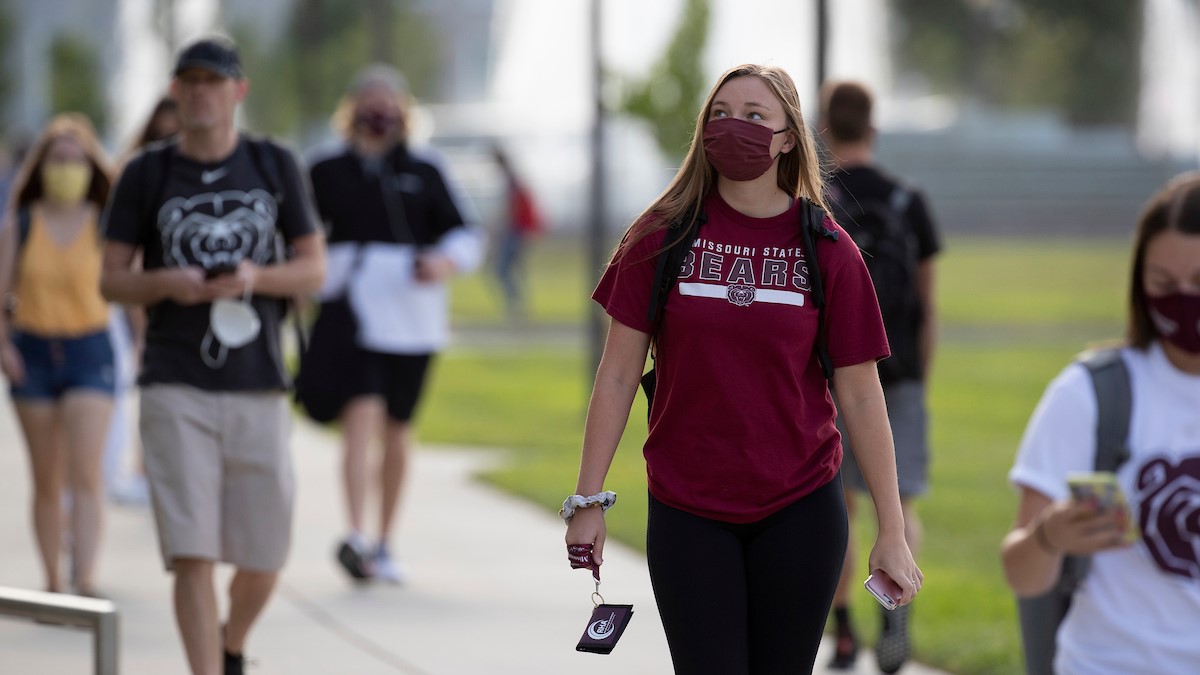 Students walk to class on Aug. 17, 2020.