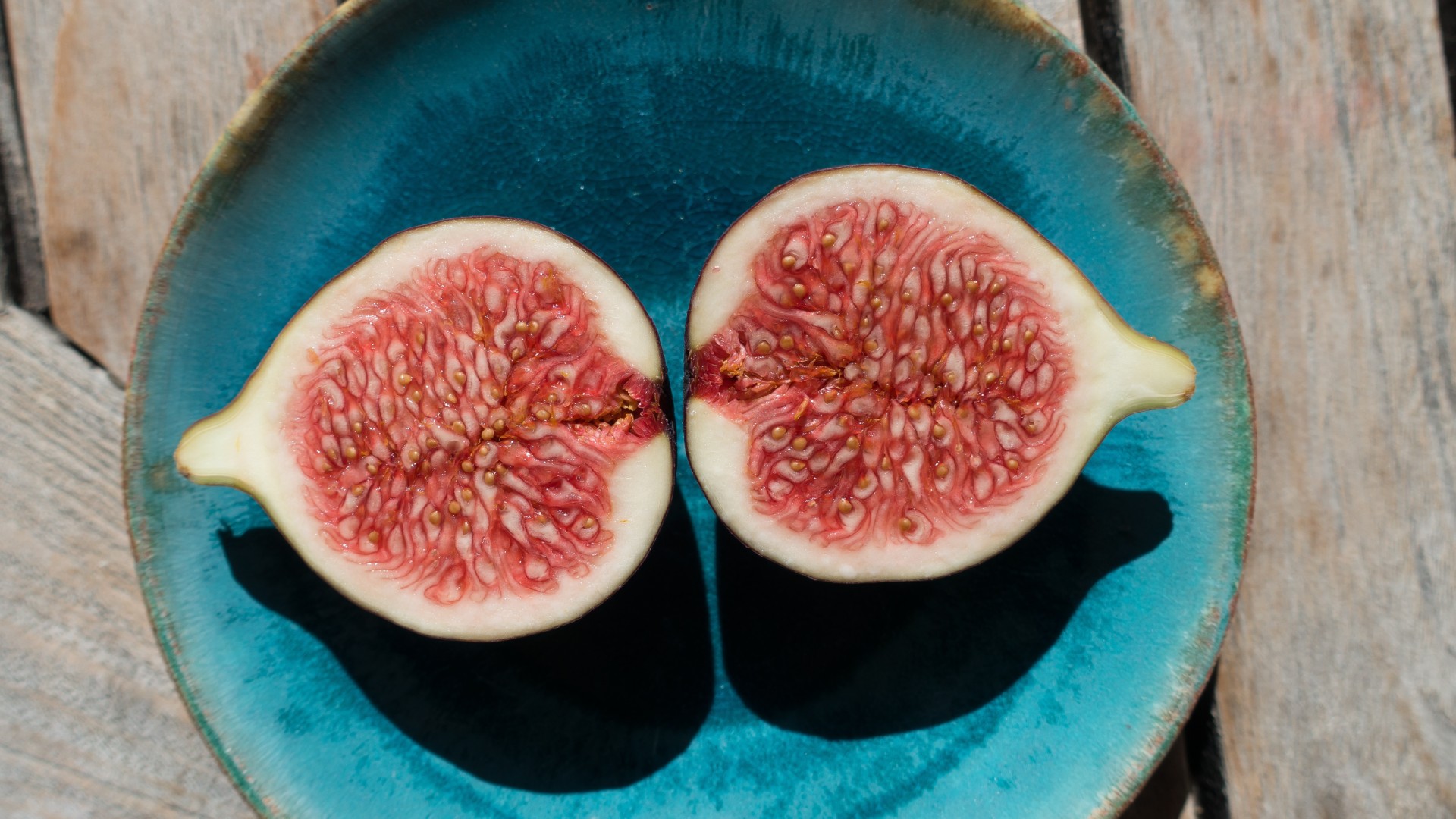 Figs on a plate.